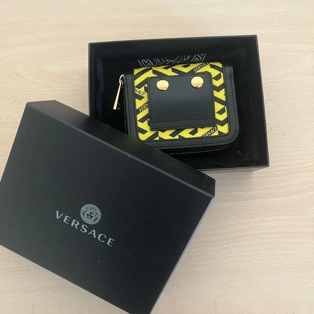 VERSACE Two Way Compact Wallet Belt Bag Box Dust Bag BNWOT